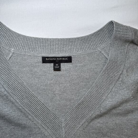 Banana Republic Womens Medium Sweater Gray Long Sleeve Modal Blend V Neck EUC - Picture 2 of 12